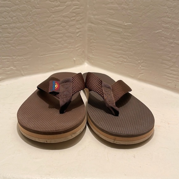 RAINBOW The Classic Rubber Woman’s Water Sandal. Size Small. Brown and Tan. - Picture 8 of 15